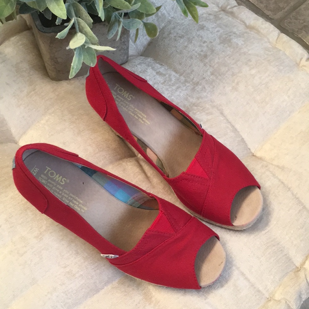 Toms wedges